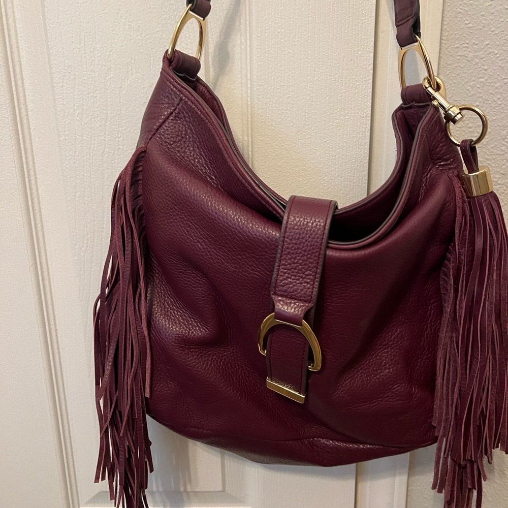 GILI genuine leather handbag w/ fringe Gold hardware Magnetic closure